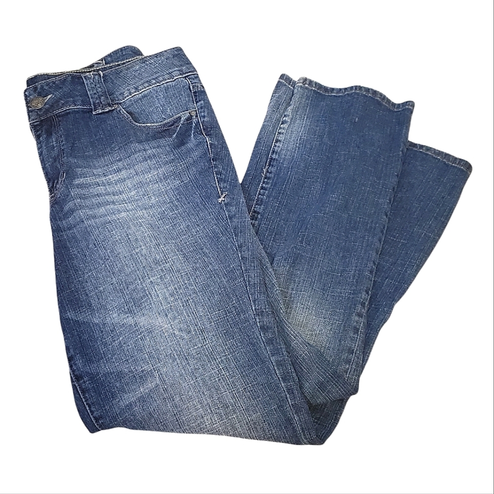 LANE BRYANT | Women's blue wash denim distressed jeans. Size 14 Average.